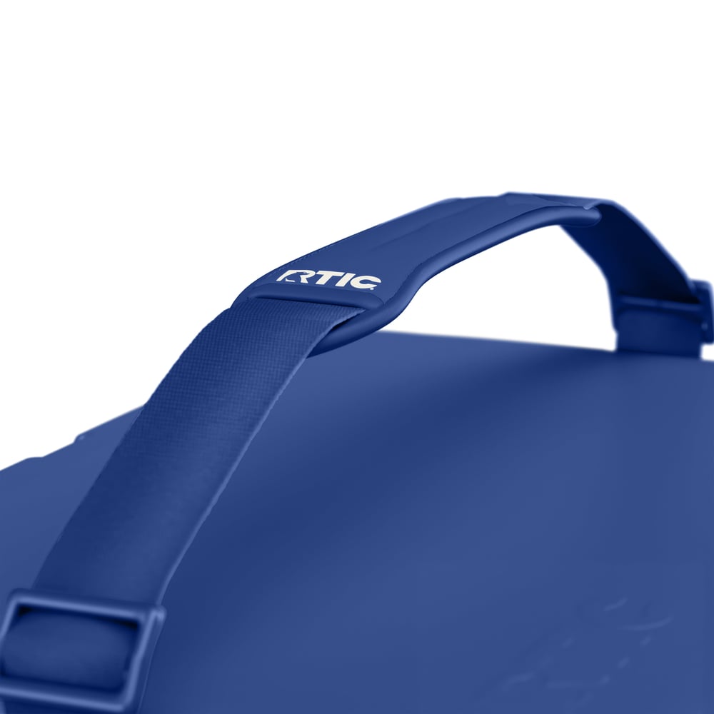 22 QT Ultra-Light Cooler Cobalt & White | Rtic Hard Coolers|Clearance