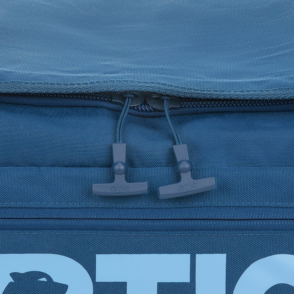 Road Trip Rolling Duffle Bag Navy & Denim | Rtic Bags|Clearance