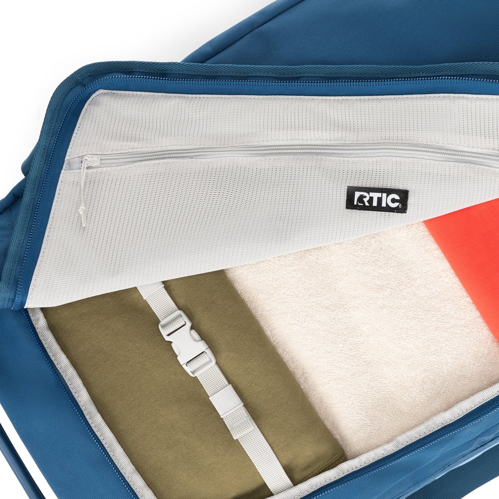 Road Trip Rolling Duffle Bag Navy & Denim | Rtic Bags|Clearance